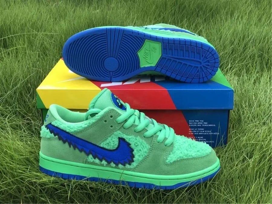 SB DUNK LOW "Grateful Dead - Green Bear"