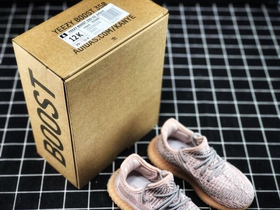 Yeezy Boost 350 V2 'Synth' Kids اطفال