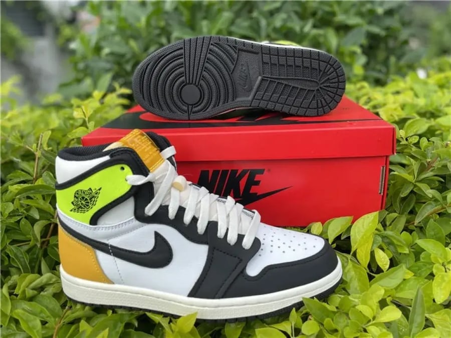 Air Jordan 1 Retro High White Black Volt University Gold