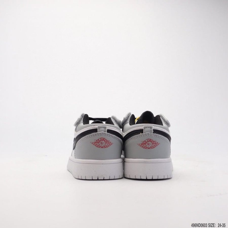 Nike Jordan 1 اطفال