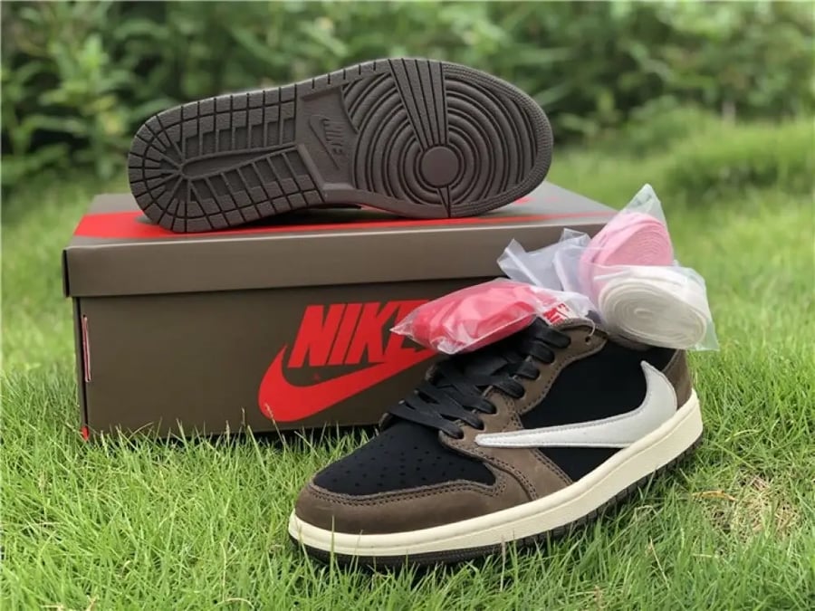 Air Jordan 1 Low "Travis Scott"