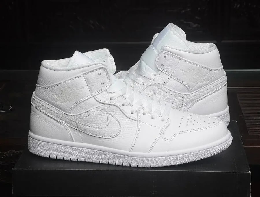Nike Air Jordan 1 Mid Triple White