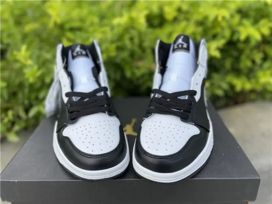 Air Jordan 1 Mid “White Shadow”