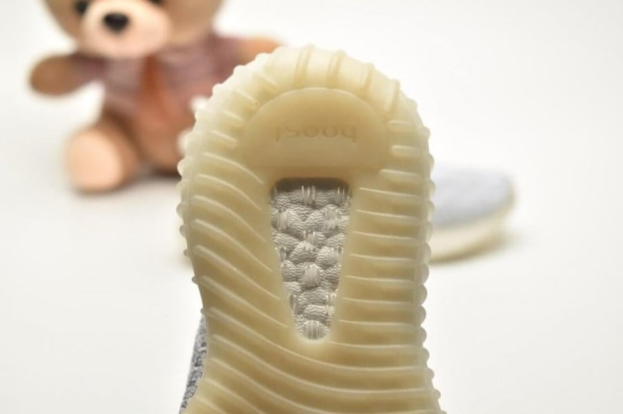 Yeezy Boost 350 V2'Static' reflective Kids اطفال