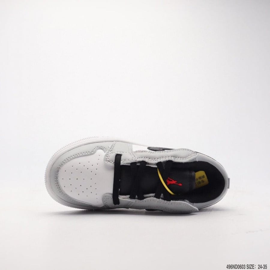 Nike Jordan 1 اطفال