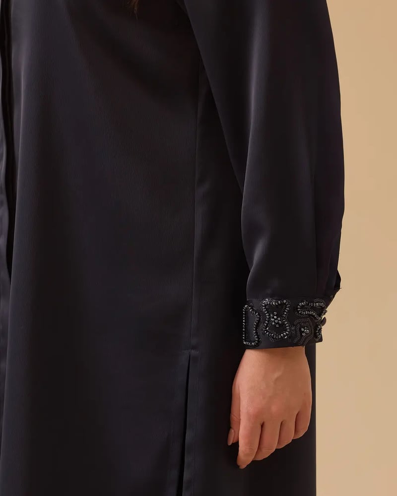 تونيك ساتان نسائي بمقاسات كبيرة مزين بالأحجار – secilstore – أزرق داكن – ساتان – 44، 46، 48، 50 – صنع في تركيا