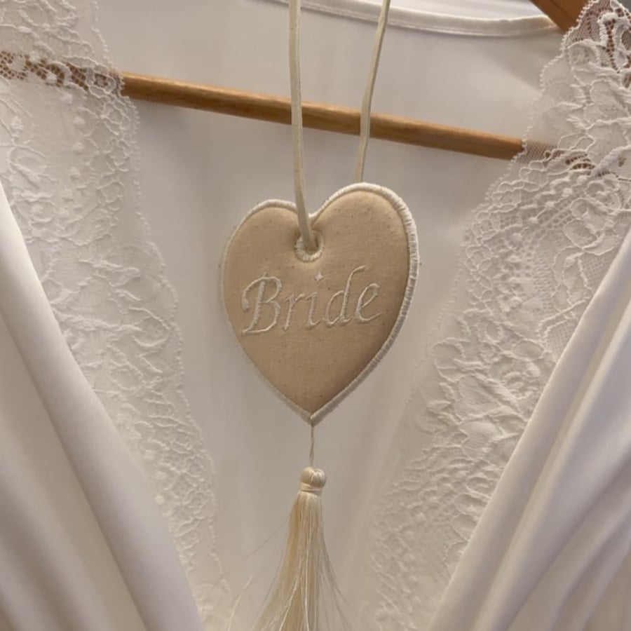 تعليقة العروس المطرّزة | Bridal Charm