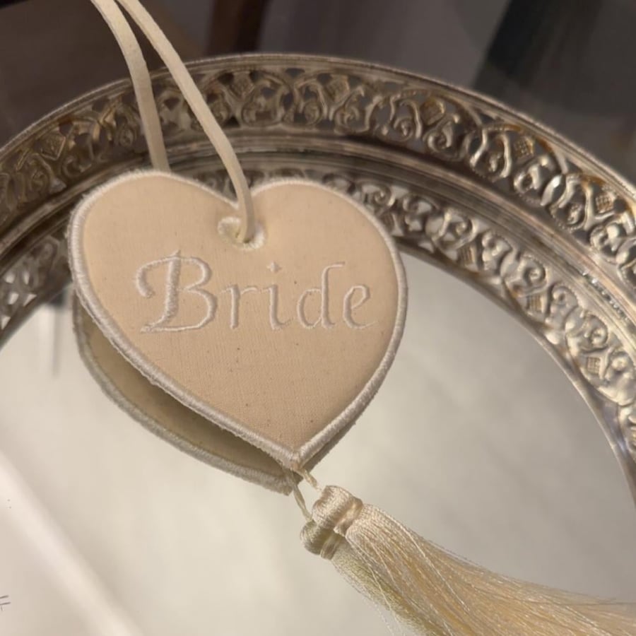 تعليقة العروس المطرّزة | Bridal Charm