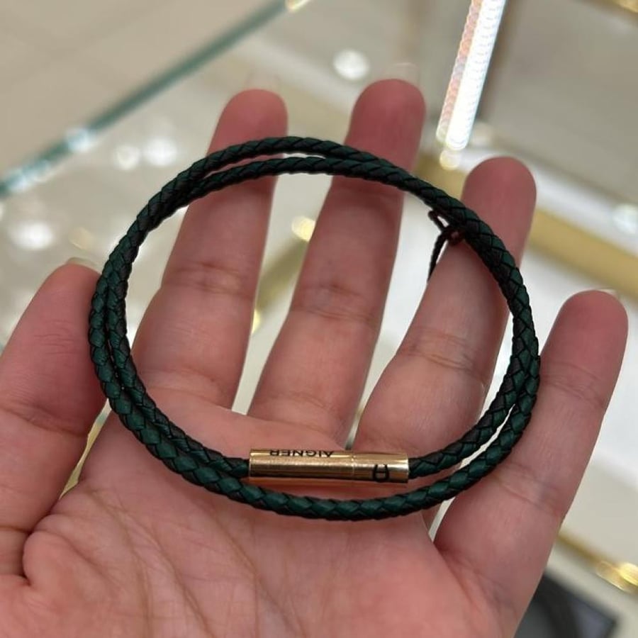 سوار Aigner مع باقة ورد أبيض في كيس البراند || Men's bracelets