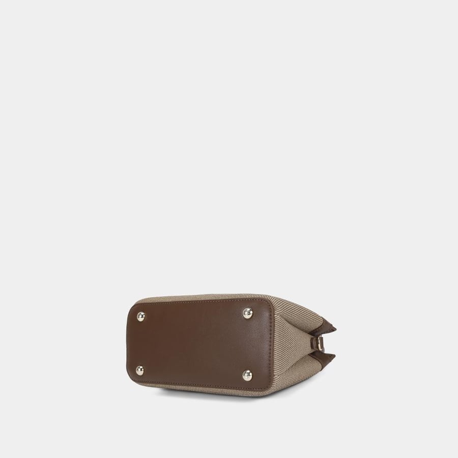 Small women's bag in brown