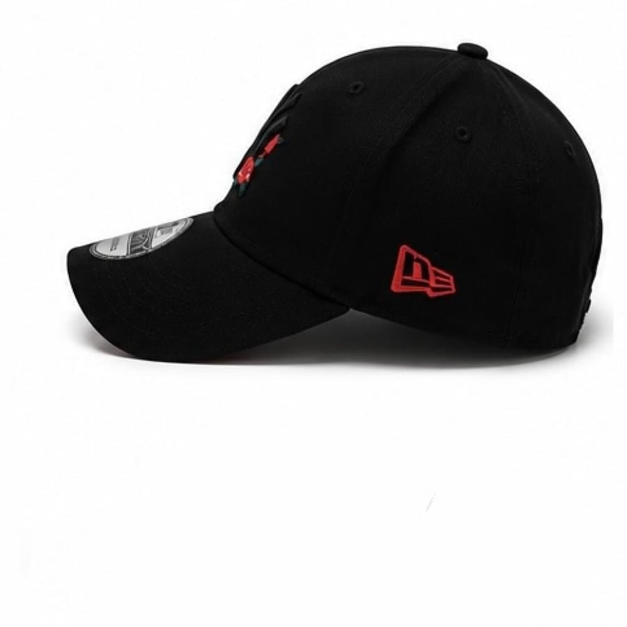 كاب NY 100th Anniversary (الشعار الأبيض والذهبي) : NY Centennial Black