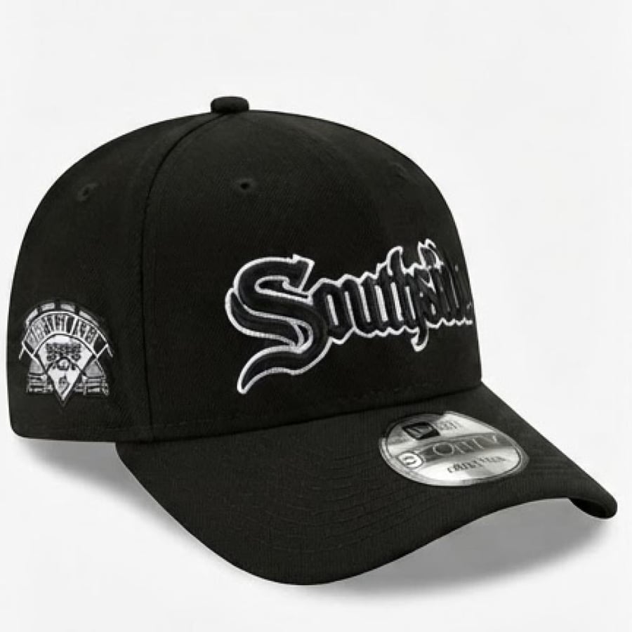 كاب "ساوث سايد" السوداء - وايت سوكس التذكارية (Black South Side Cap - White Sox Edition)