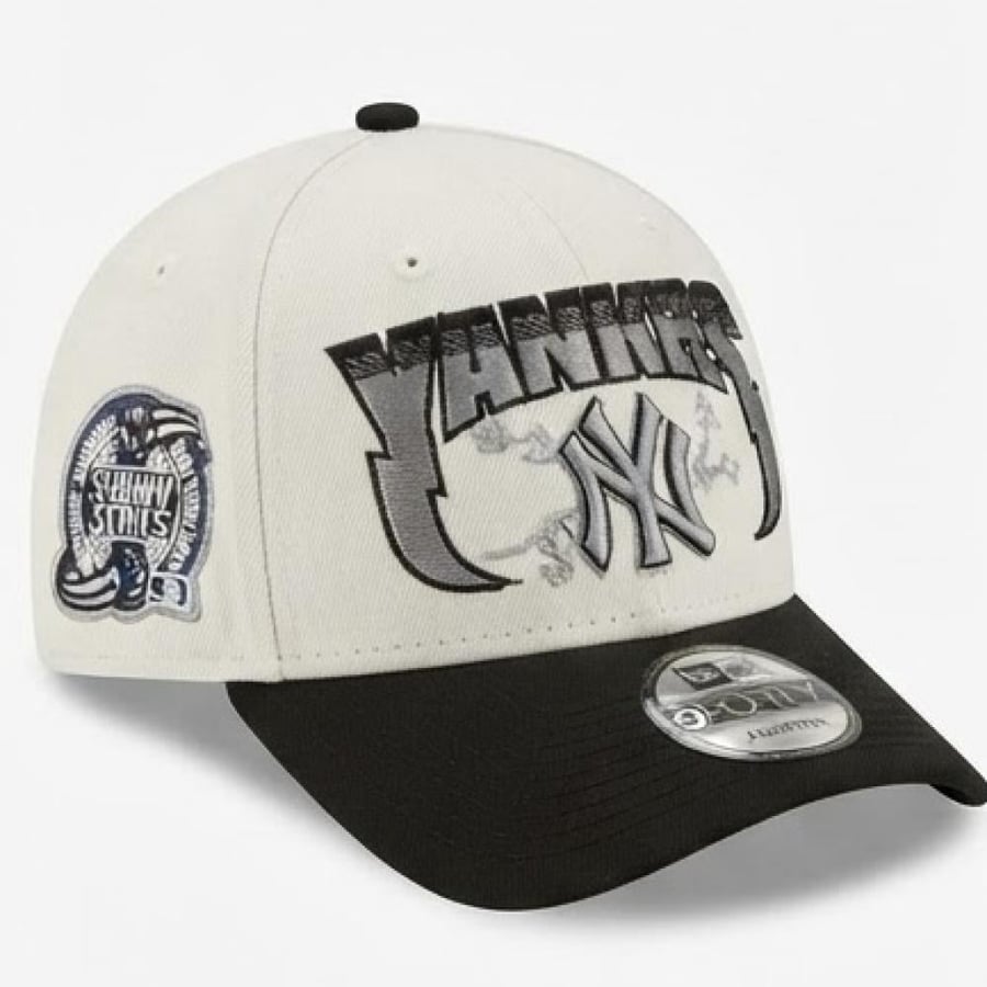 كاب نيويورك يانكيز" ثنائي اللون - إصدار "Subway Series" (Off-White & Black Subway Series Cap)