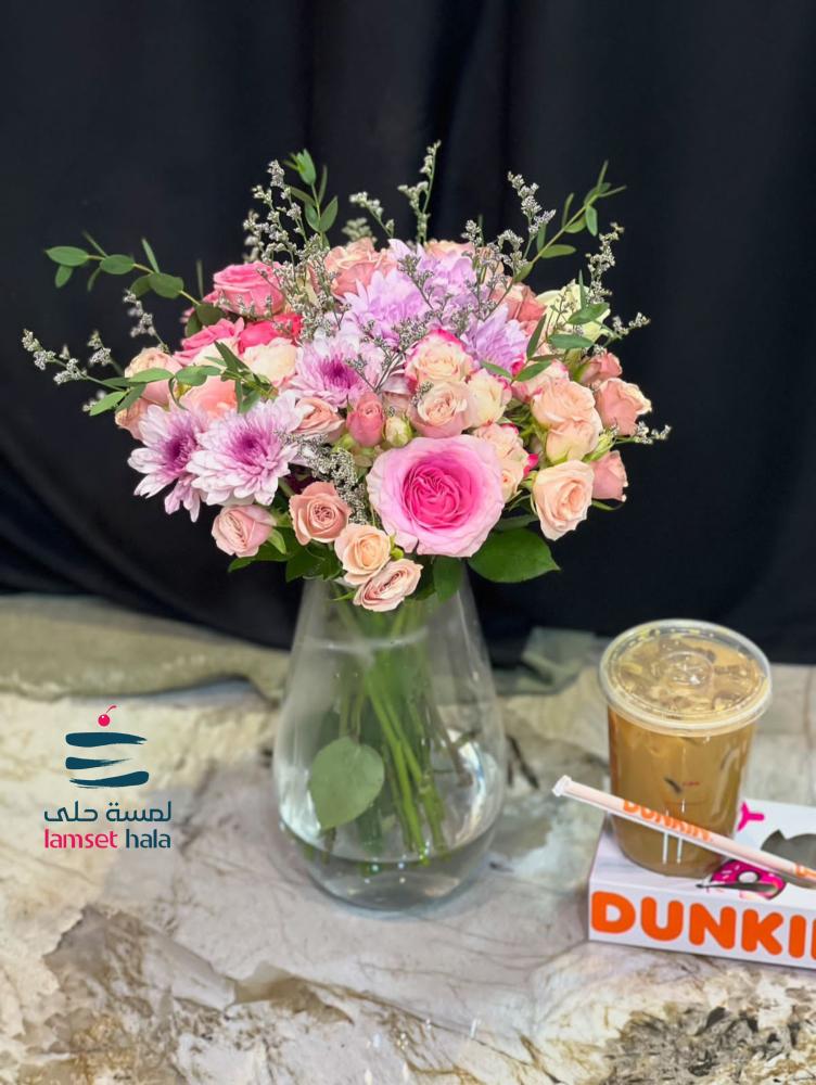 A bouquet of flowers + a beautiful vase... Don't place your beauty in an ordinary place, present it in an exceptional frame