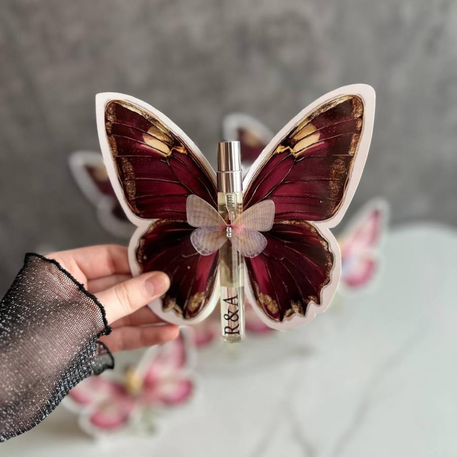 توزيعة عطر "Miss Dior" داخل فراشة أنيقة – 10 مل