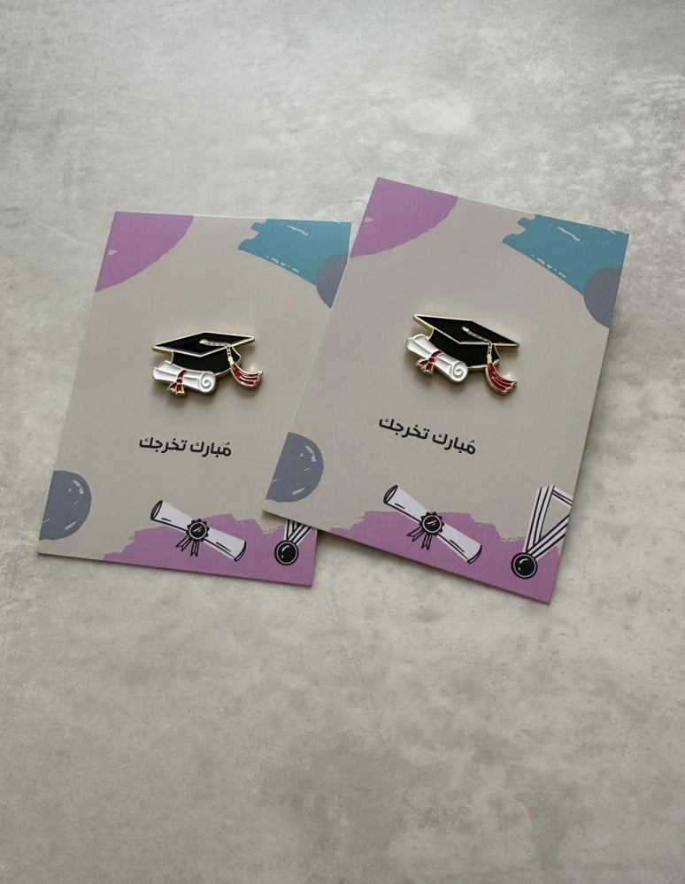 Graduation brooch favors