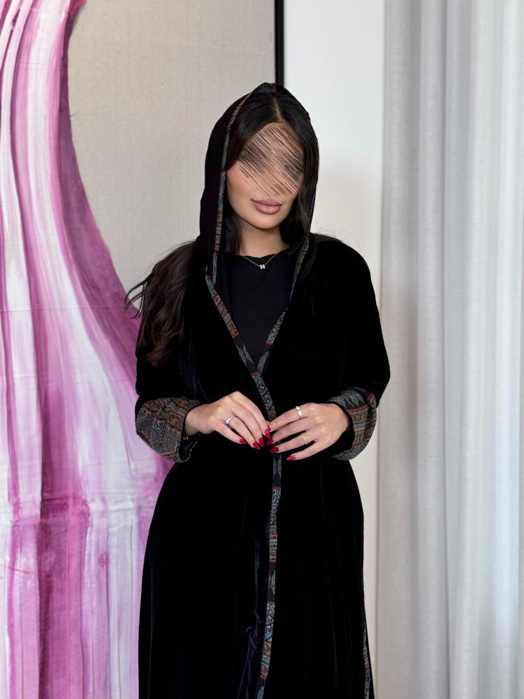 عبايه مخمل شتويه