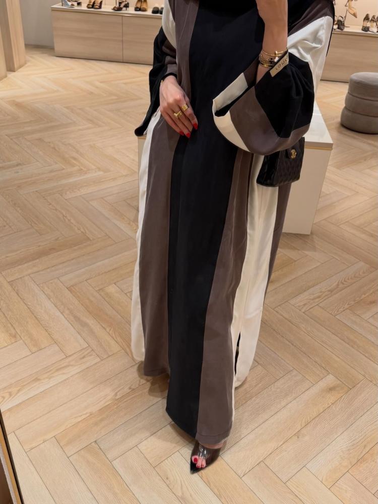 عبايات ملونه