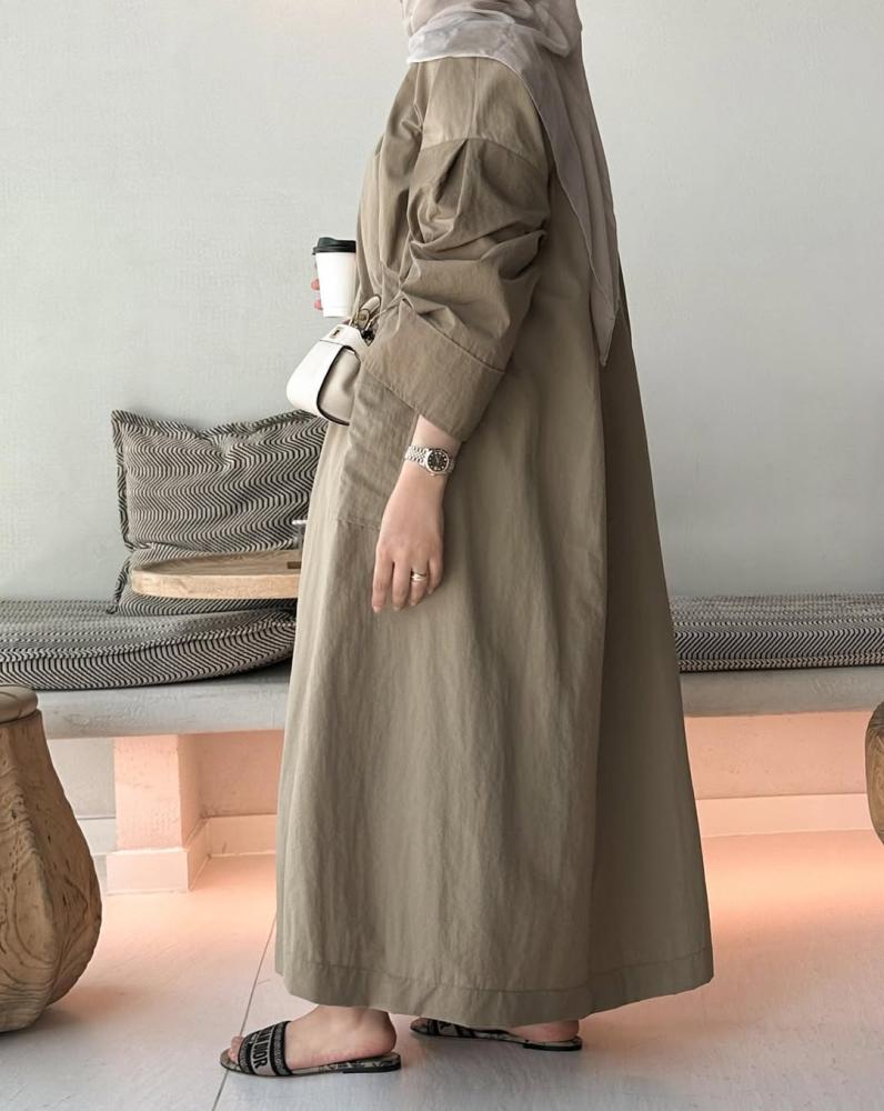 عبايات سوداء