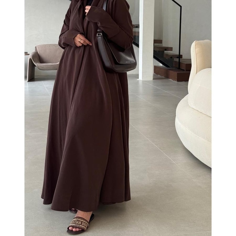 عبايات ملونه
