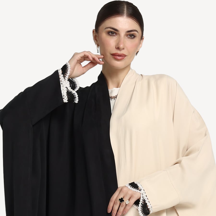 AB0069 – عباية بشت لونين بالطول بيج و أسود