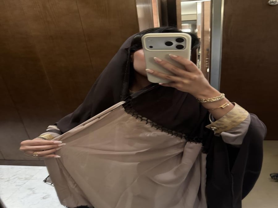 AB0146 – عباية بشت مع فستان بيج