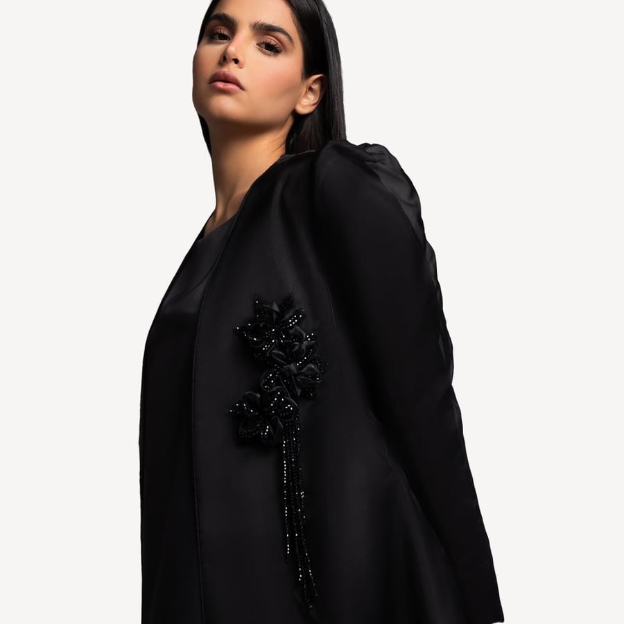 AB0096 - عباية بليزر تفتة مع شك