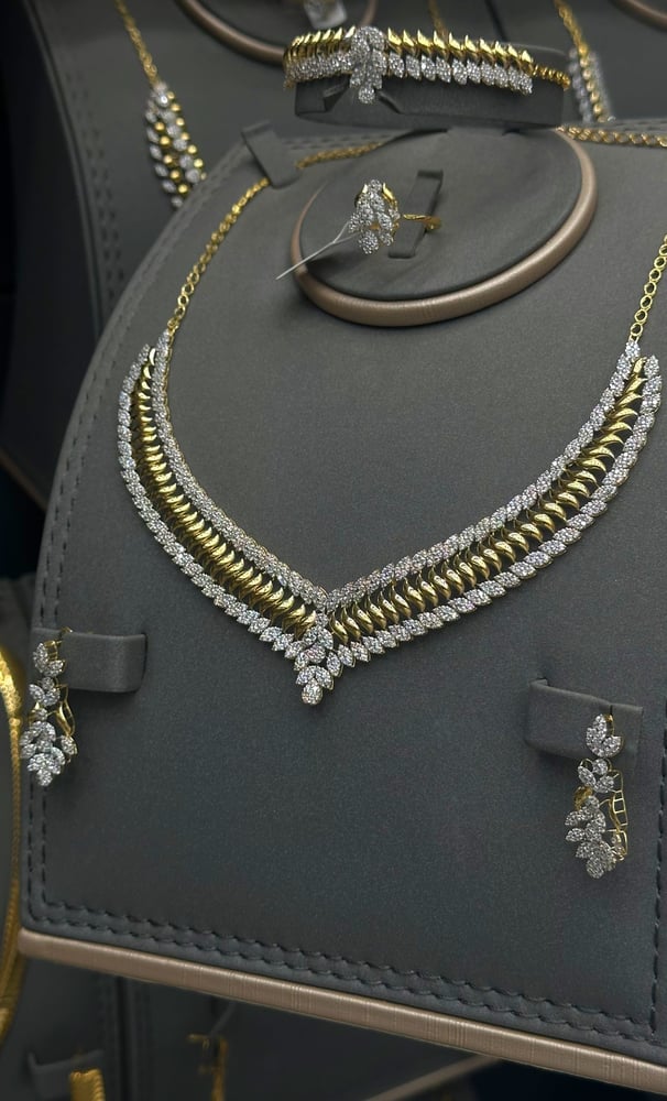 طقم تصميم الالماس 18k
