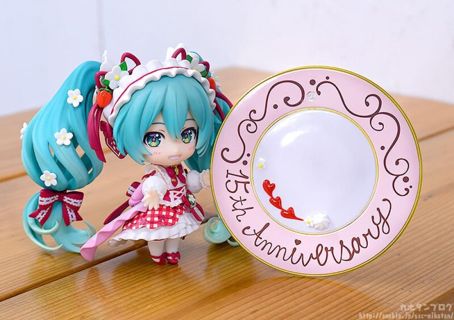 [ شحن فوري ]  نيندورويد هاتسوني ميكو الفراولة  ( اصدار الميلاد الخامس عشر ) | Nendoroid Hatsune Miku: 15th Anniversary Ver.