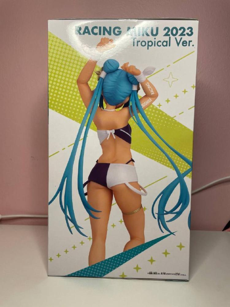 [ شحن فوري  ]   هاتسوني ميكو - ميكو السباق رايسنق 2023 - النسخة الاستوائية  |  Good Smile Racing - Hatsune Miku - Racing Miku 2023 Tropical Ver. (Bandai Spirits)