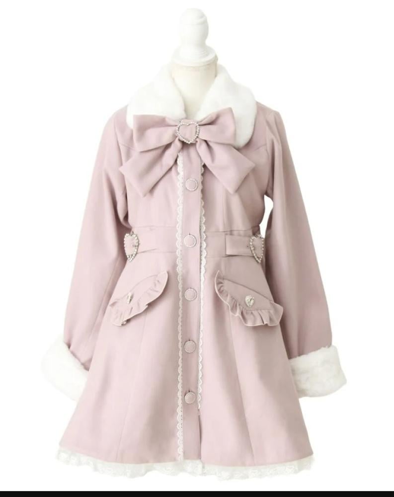 [حجز - قادمة خلال 4 اسابيع] معطف جيراي كي A-Line بالفرو وفيونكات القلوب | Jirai Kei Heart-Filled Frill A-Line Fur Coat