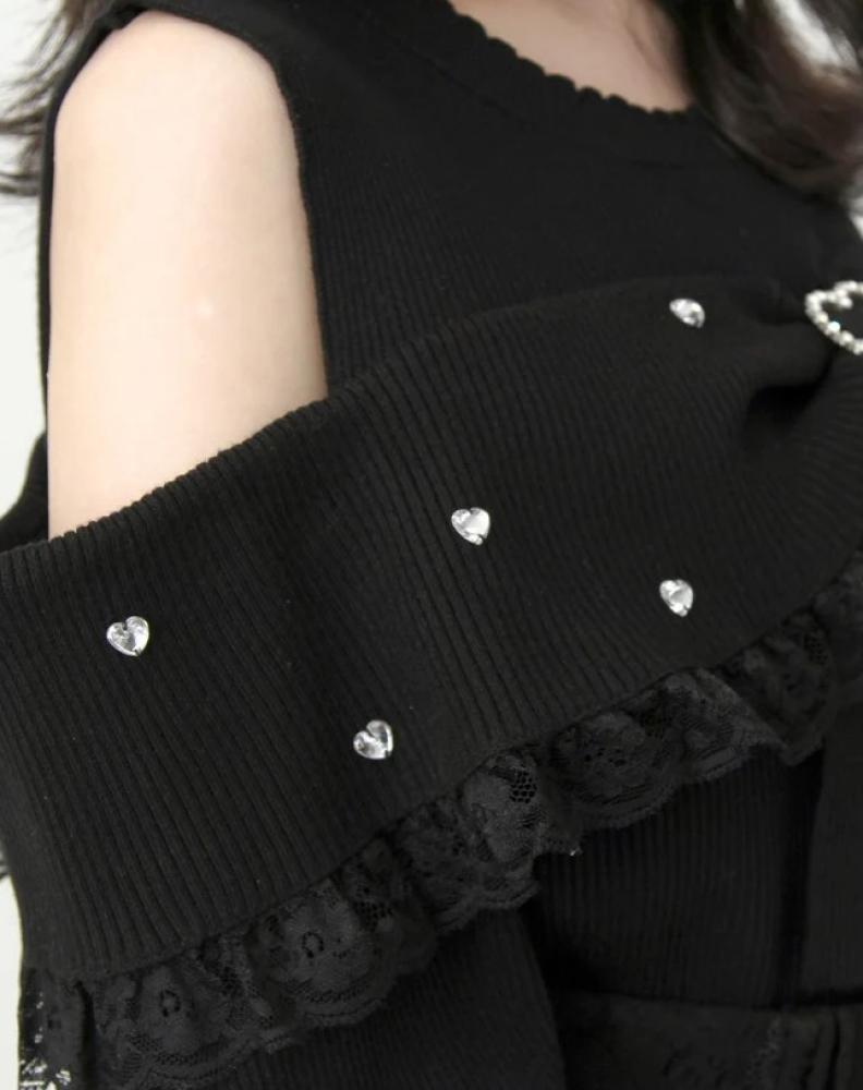 [حجز - قادمة خلال 4 اسابيع] بلوزة جيراي كي اوف شولدر بفيونكات وقلوب لامعة | Jirai Kei Sparkly Heart Ribbon Off-Shoulder Knit