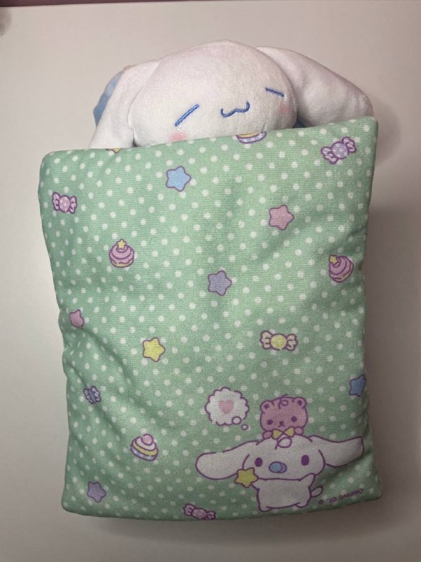 [شحن فوري] سينامون رول علبة مناديل  دمية قطنية | Cinnamon roll plush