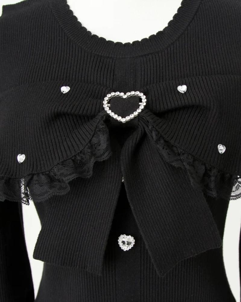 [حجز - قادمة خلال 4 اسابيع] بلوزة جيراي كي اوف شولدر بفيونكات وقلوب لامعة | Jirai Kei Sparkly Heart Ribbon Off-Shoulder Knit