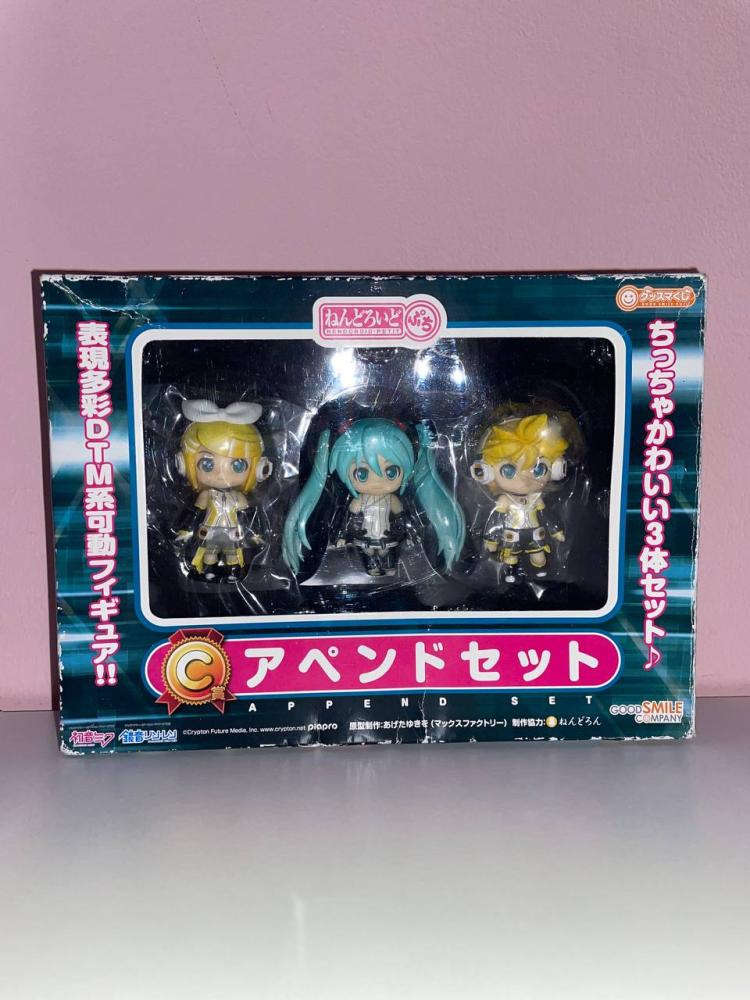 [ شحن فوري ] نيندوريد ثلاثي ميكو , رين و لين معا! اصدار السباق | Vocaloid - Hatsune Miku - Good Smile Kuji - Good Smile Kuji "Hatsune Miku 2012 Winter Ver." - Nendoroid Petit - Append (Good Smile Company)