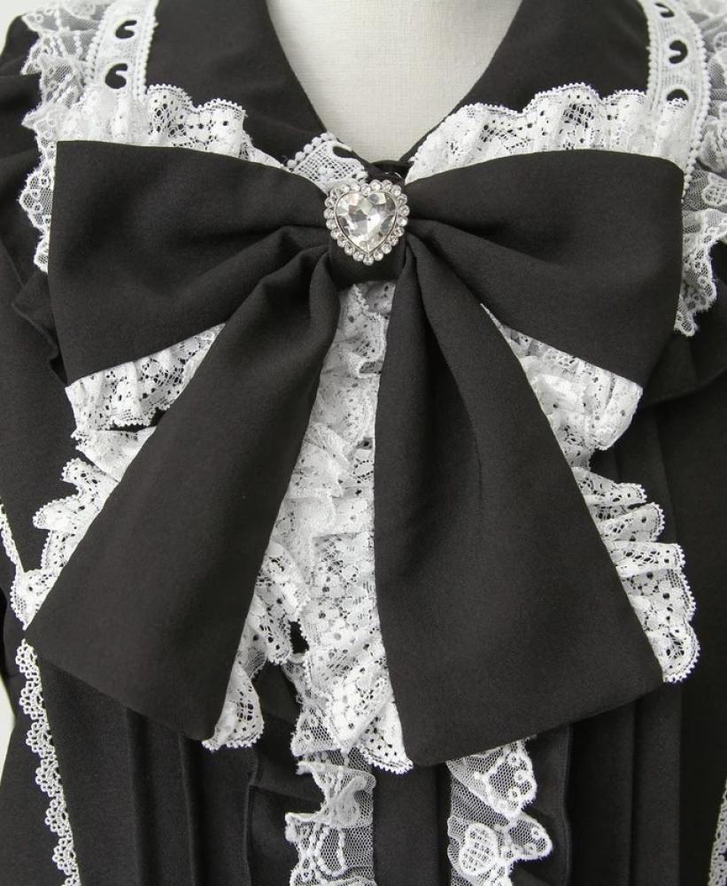 [حجز - قادمة خلال 4 اسابيع] بلوزة جيراي كي دانتيل القلوب | Heart Lace Ruffle Blouse
