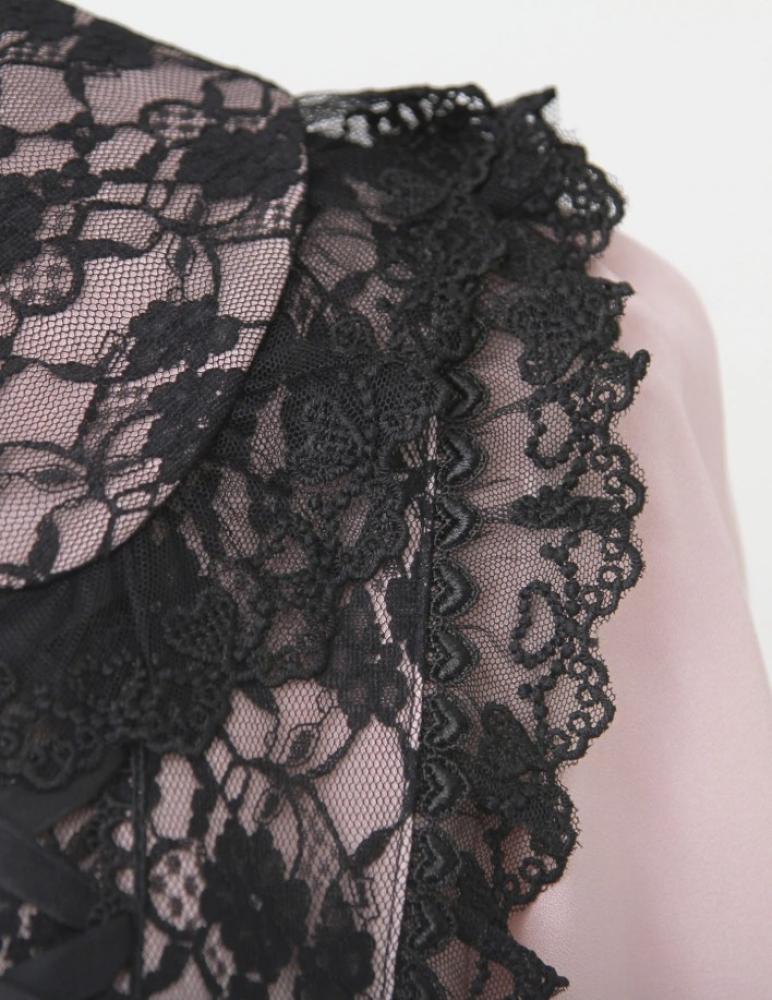[حجز - قادمة خلال 4 اسابيع] بلوزة الدانتيل والفيونكات | Lace-up Ribbon Frill Top