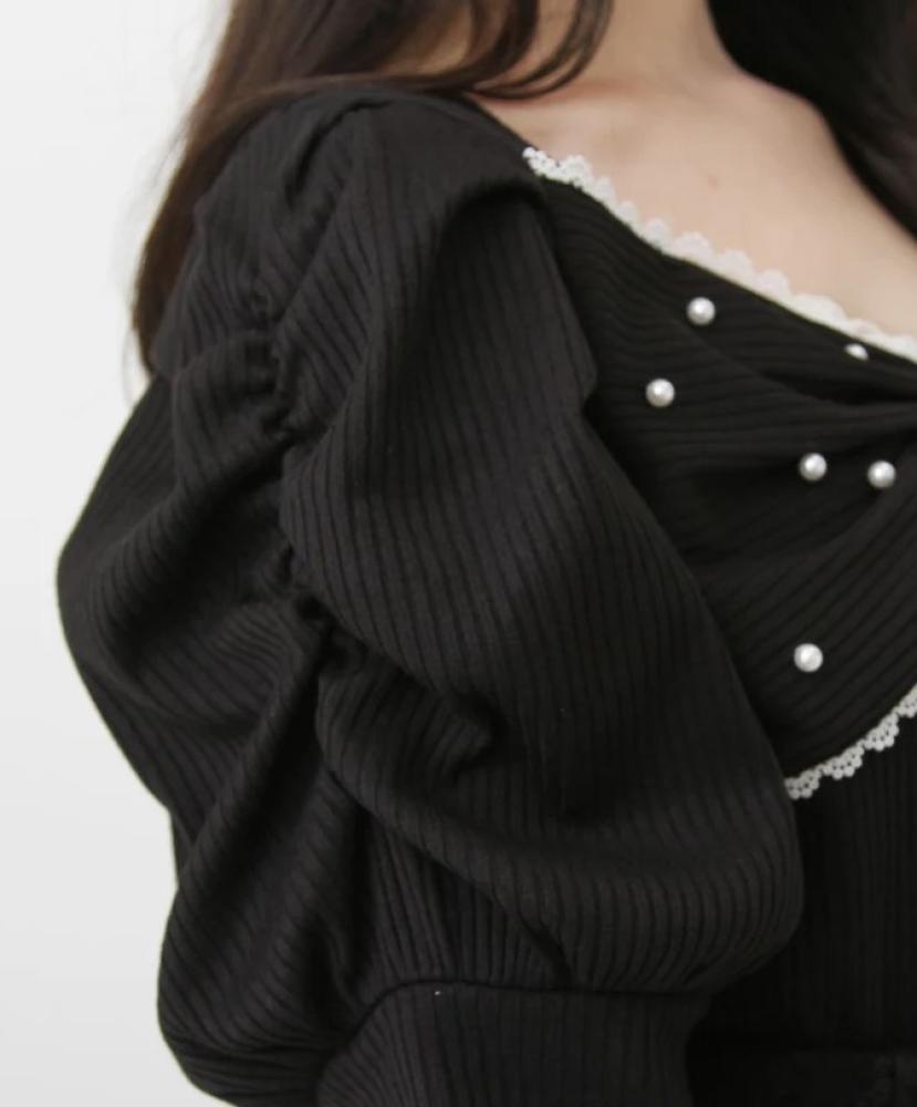 [حجز - قادمة خلال 4 اسابيع] بلوزة توب جيراي كي فيونكة ولؤلؤ | Jirai Kei Pearl Ribbon Ribbed Top