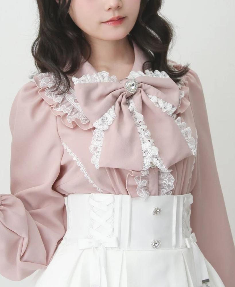 [حجز - قادمة خلال 4 اسابيع] بلوزة جيراي كي دانتيل القلوب | Heart Lace Ruffle Blouse