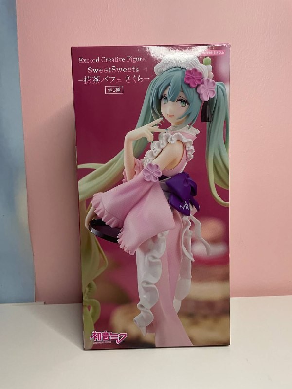 [ شحن فوري ] هاتسوني ميكو ماتشا الاصدار الوردي | Hatsune Miku - Exc∞d Creative - Sweet Sweets - Matcha Green Tea Parfait, Another Color (FuRyu)
