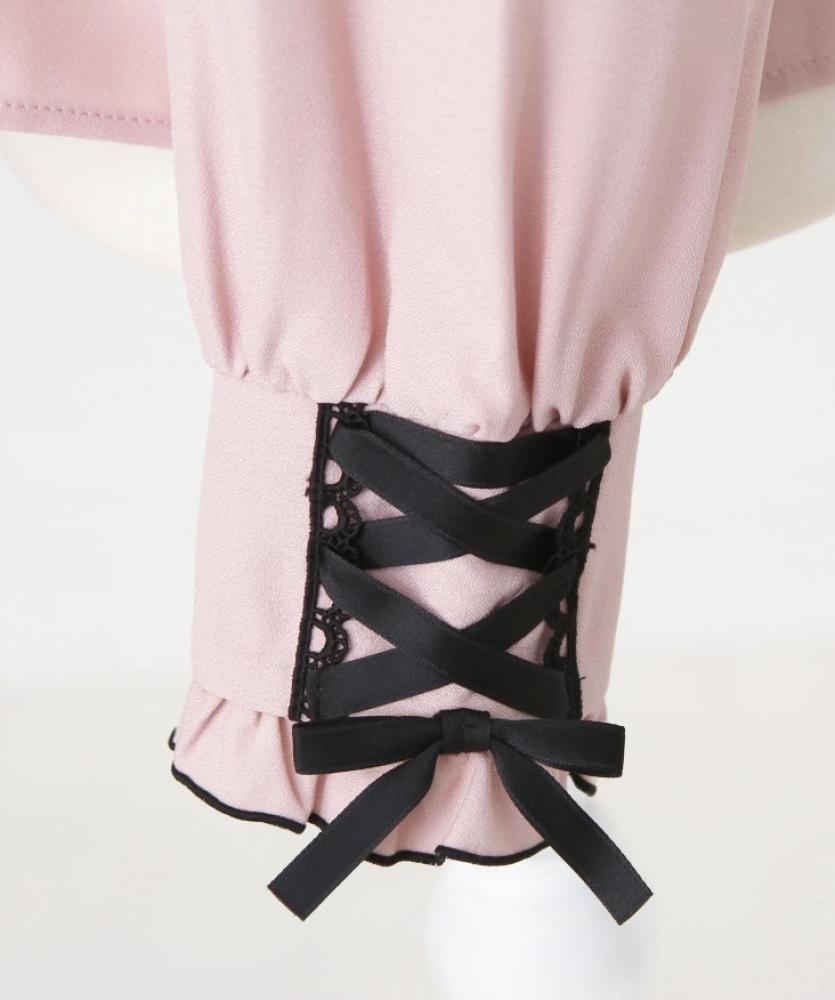 [حجز - قادمة خلال 4 اسابيع] بلوزة الدانتيل والفيونكات | Lace-up Ribbon Frill Top