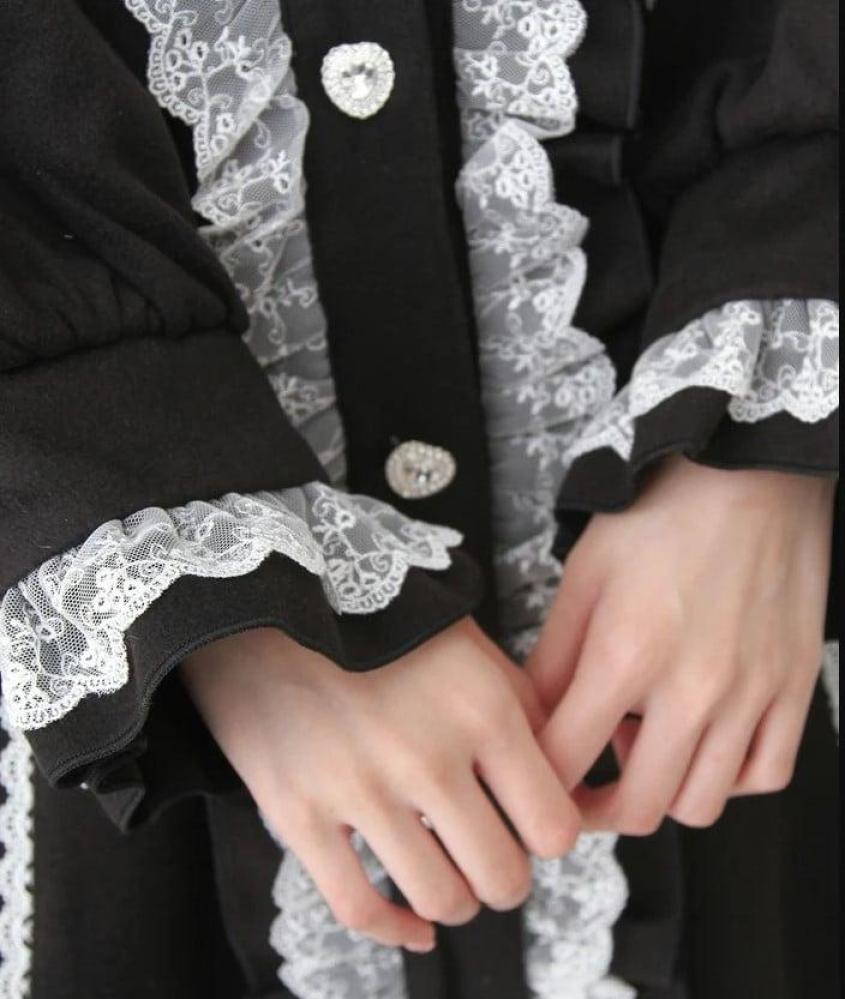 [حجز - قادمة خلال 4 اسابيع] معطف جيراي كي بقصة A-Line وفيونكة | Jirai Kei Round Collar Yoke Ribbon Frill Coat