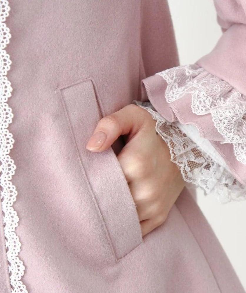 [حجز - قادمة خلال 4 اسابيع] معطف جيراي كي بقصة A-Line وفيونكة | Jirai Kei Round Collar Yoke Ribbon Frill Coat