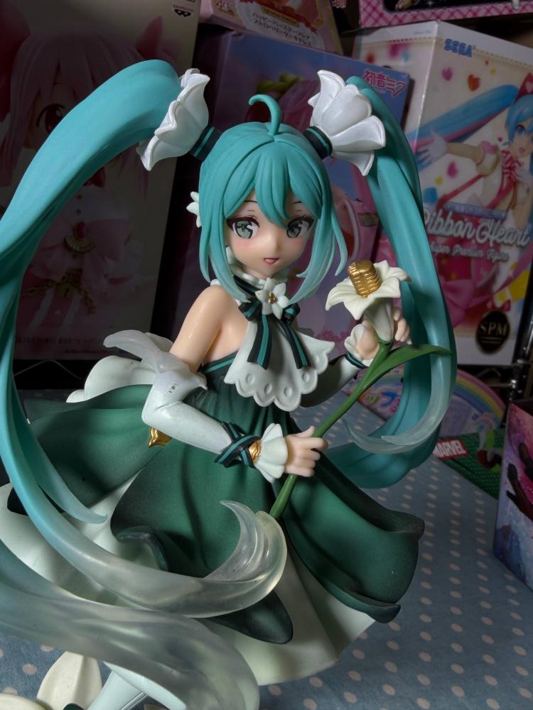 [ شحن فوري - يوجد بقعة ] هاتسوني ميكو | hatsune miku