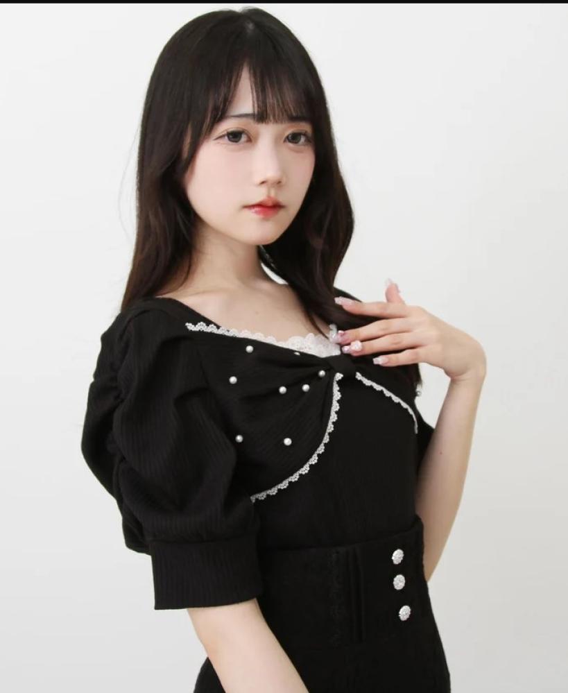 [حجز - قادمة خلال 4 اسابيع] بلوزة توب جيراي كي فيونكة ولؤلؤ | Jirai Kei Pearl Ribbon Ribbed Top