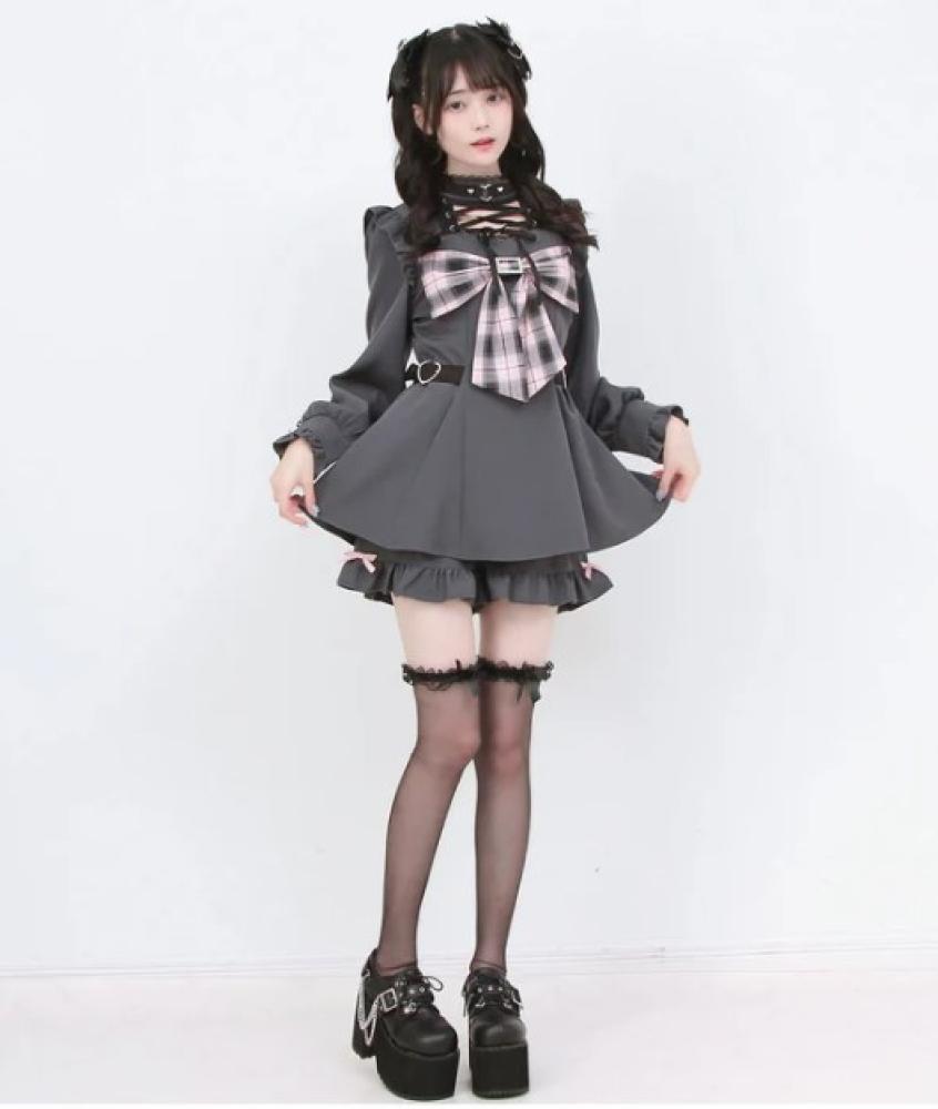 [حجز - قادمة خلال 4 اسابيع]طقم جيراي كي بفيونكة كبيرة واربطه دانتيل وحزام القلب | Jirai Kei Lace-Up Big Ribbon Heart Belt Set-Up