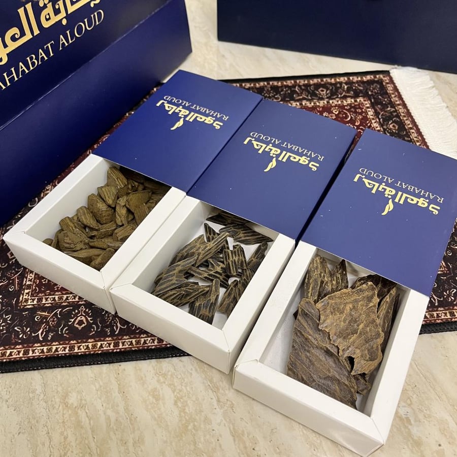ثلاث أوقيات من العود المحسن