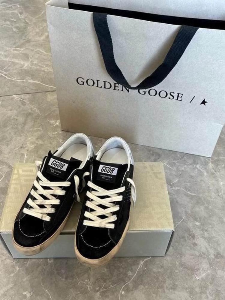 حذاء سنيكرز جولدن جوس Golden Goose