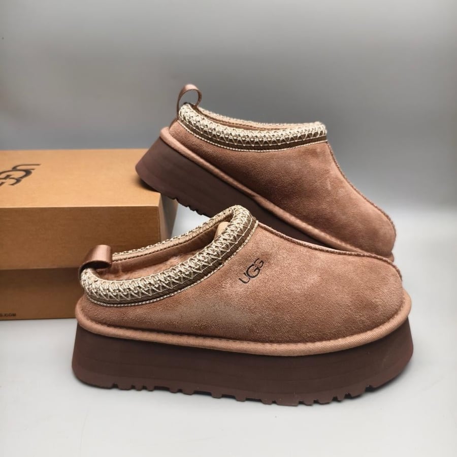 سليبر UGG شتوي باللون بيج  غامق