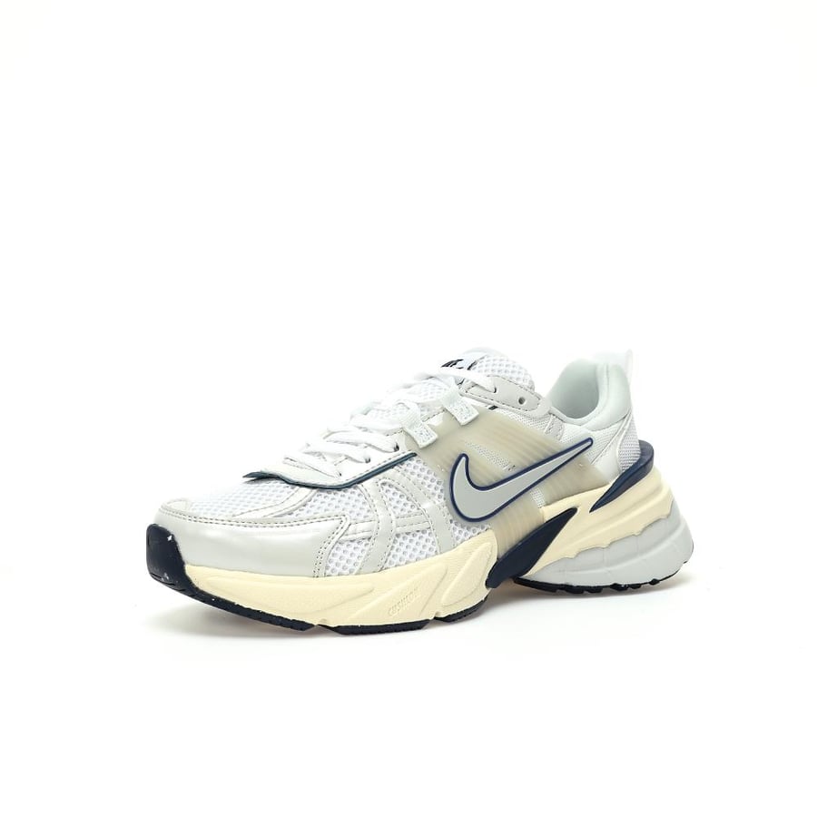 حذاء نايك V2K RUN